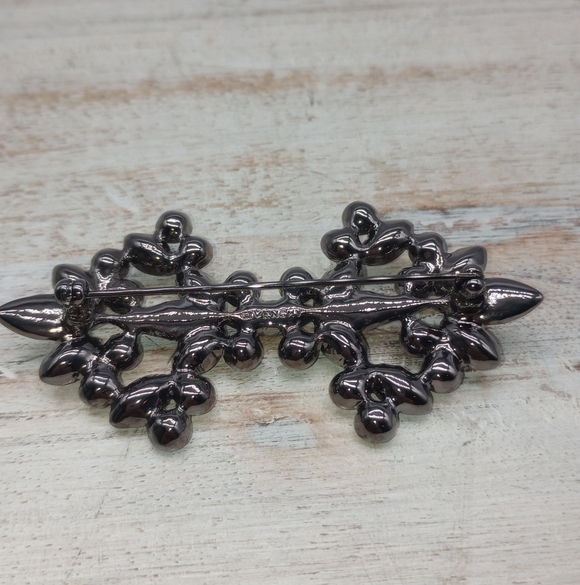 Givenchy Stone Pin - Picture 2 of 2